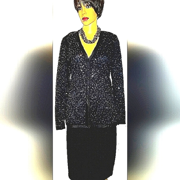 WOW! St John Evening 6 4 Black Hundreds Swarovski Crystals & Buttons Skirt Suit - Picture 13 of 13